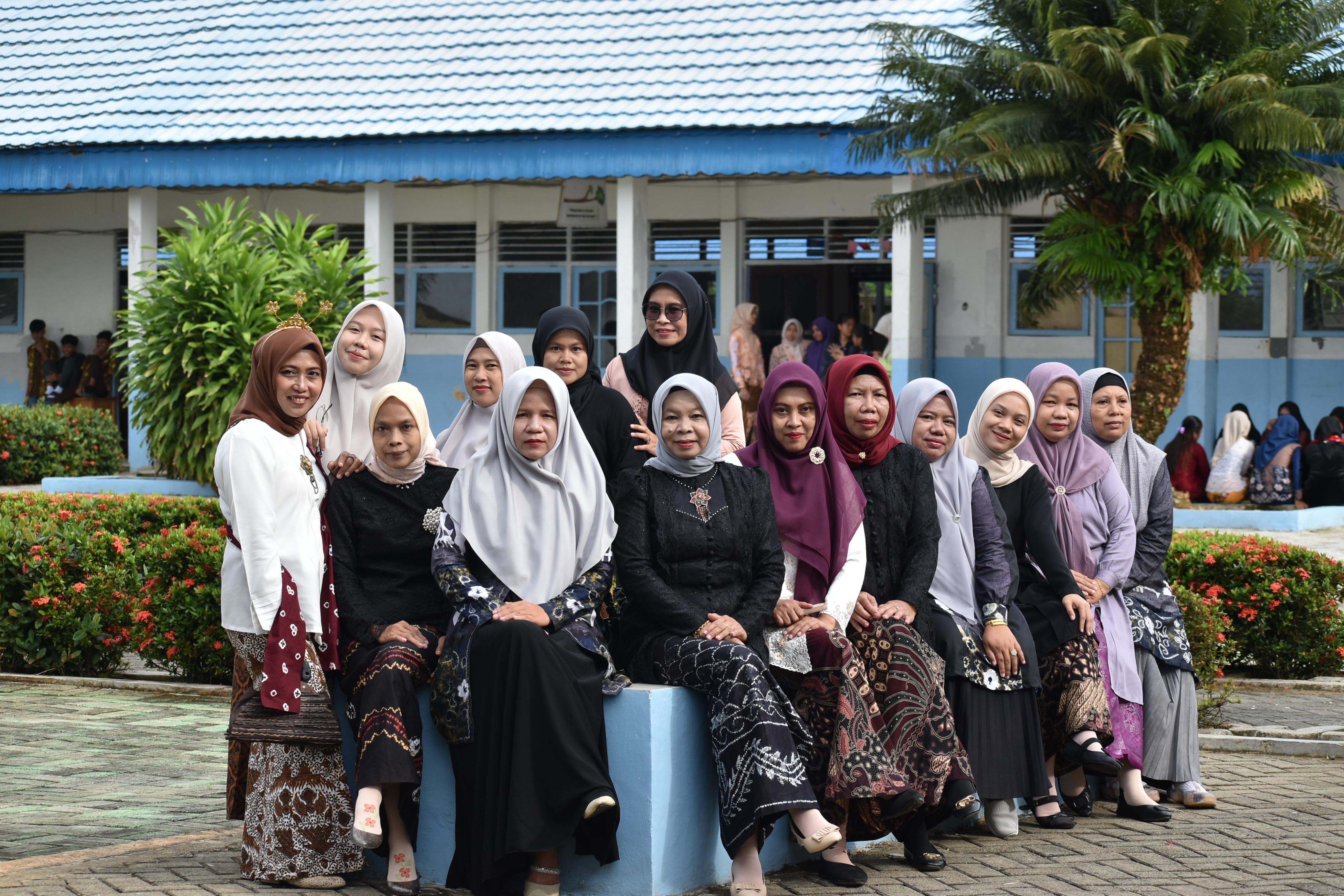 Semarak Hari Kartini di SMA Negeri 3 Barabai: Lomba Fashion Show Tampilkan Pesona Budaya Nusantara