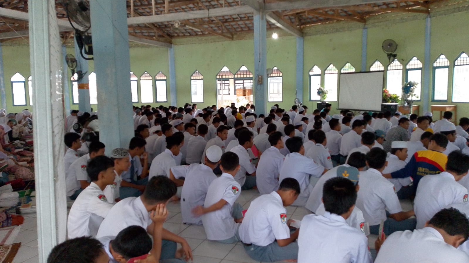Kegiatan Arba Musta'mir di musholla SMAN 3 Barabai